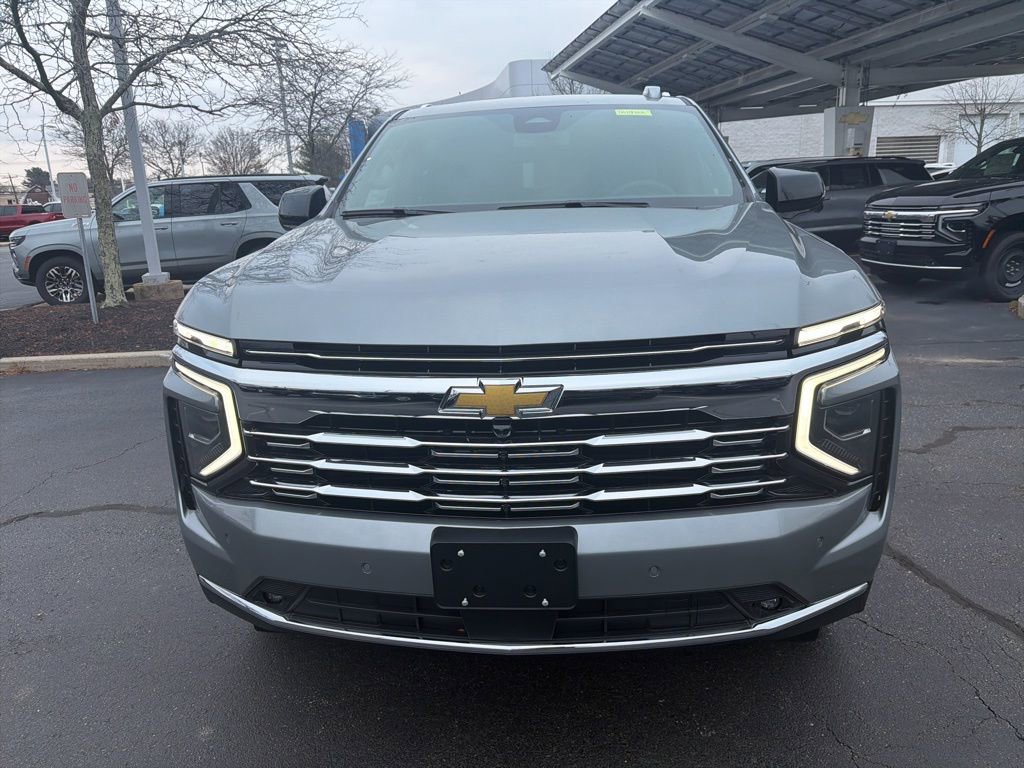 New 2026 Chevrolet Suburban Premier image 2