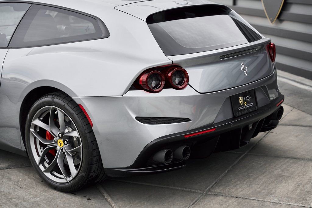 Used 2020 Ferrari GTC4Lusso T RWD image 10