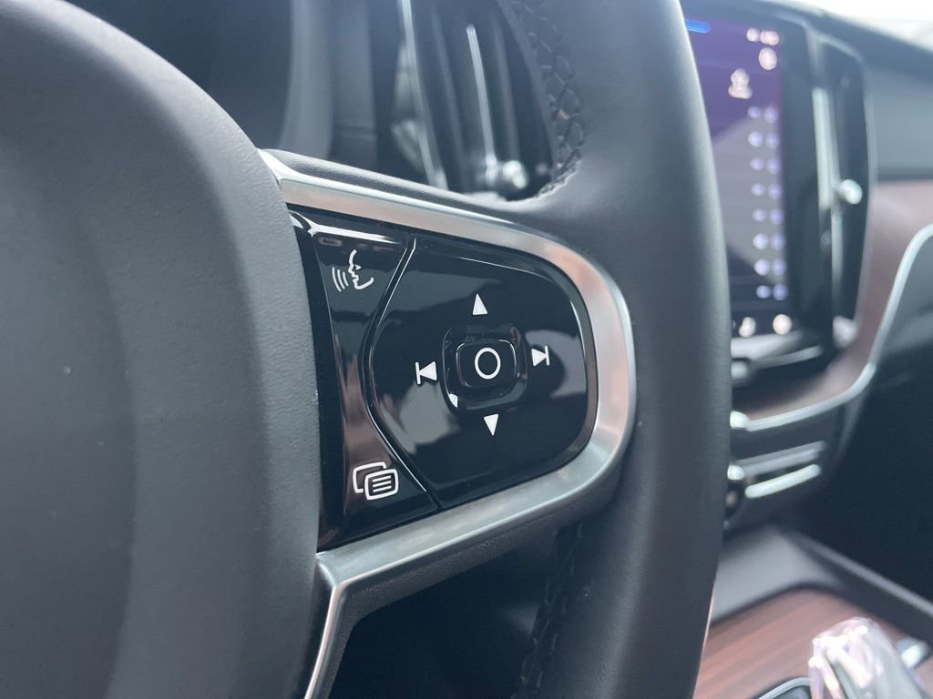 Certified 2023 Volvo XC60 B5 Ultimate image 41