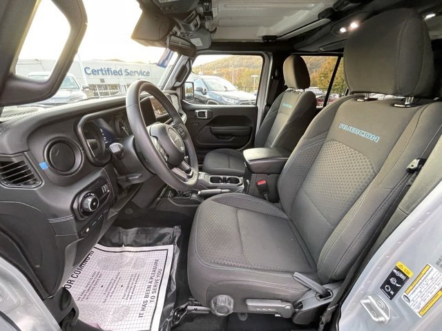 Used 2024 Jeep Wrangler Unlimited Rubicon 4xe image 27