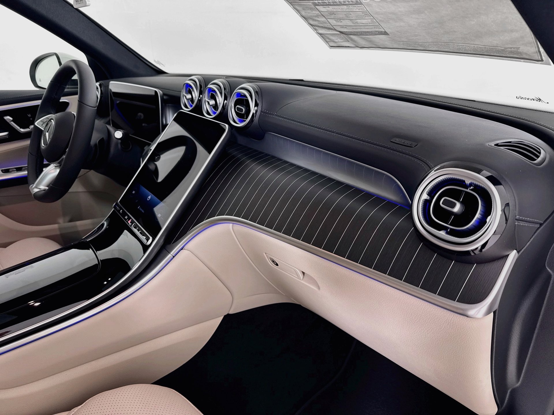 New 2027 Mercedes-Benz GLC 300 image 32