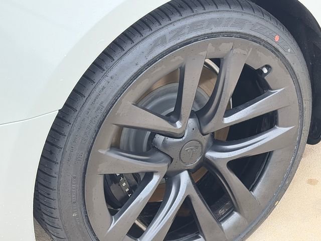 Used 2022 Tesla Model S image 11