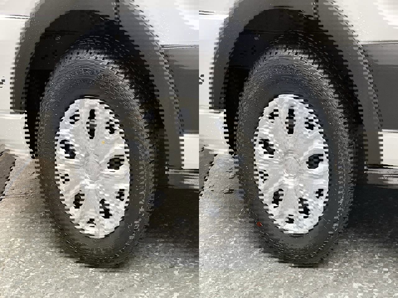 Used 2024 Ford Transit 350 XLT RWD image 28