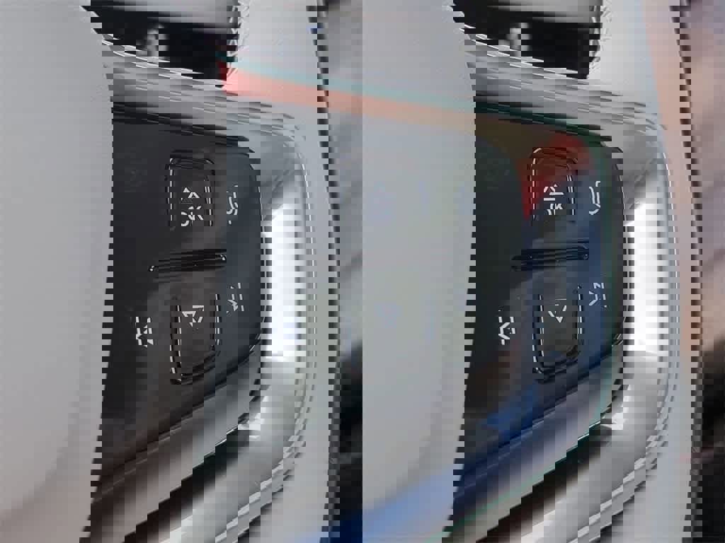 New 2025 Volvo EX90 Plus image 25