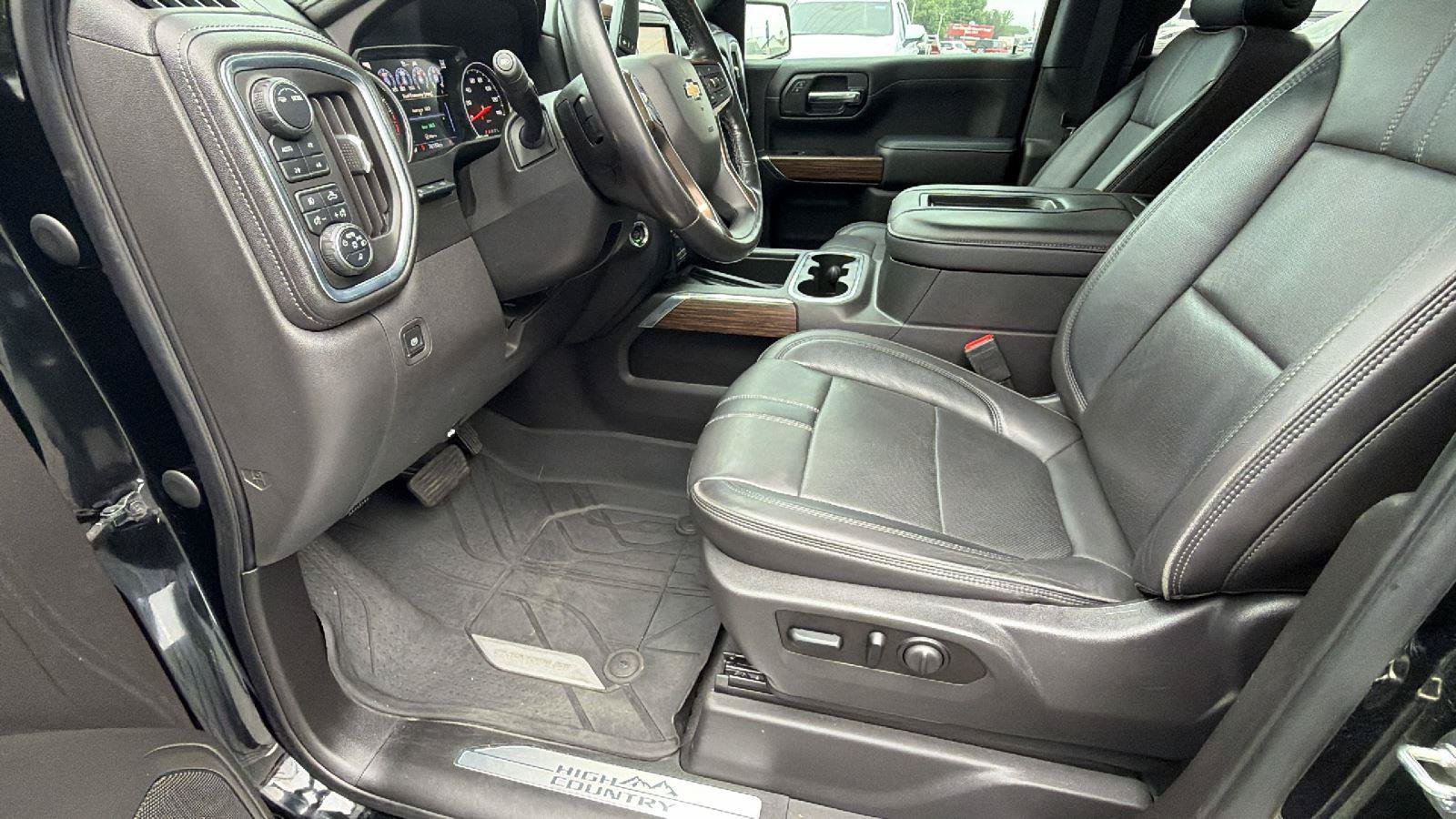Used 2020 Chevrolet Silverado 1500 High Country w/ Technology Package AWD/4WD image 16