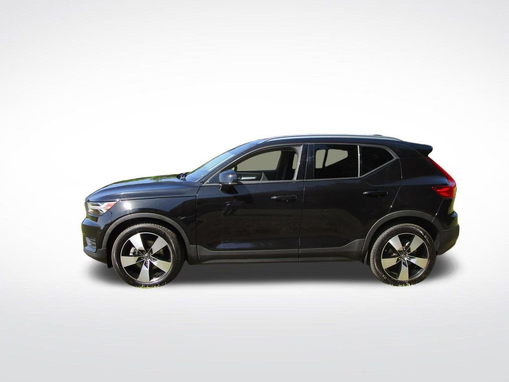 Used 2022 Volvo XC40 T5 Momentum AWD/4WD image 3