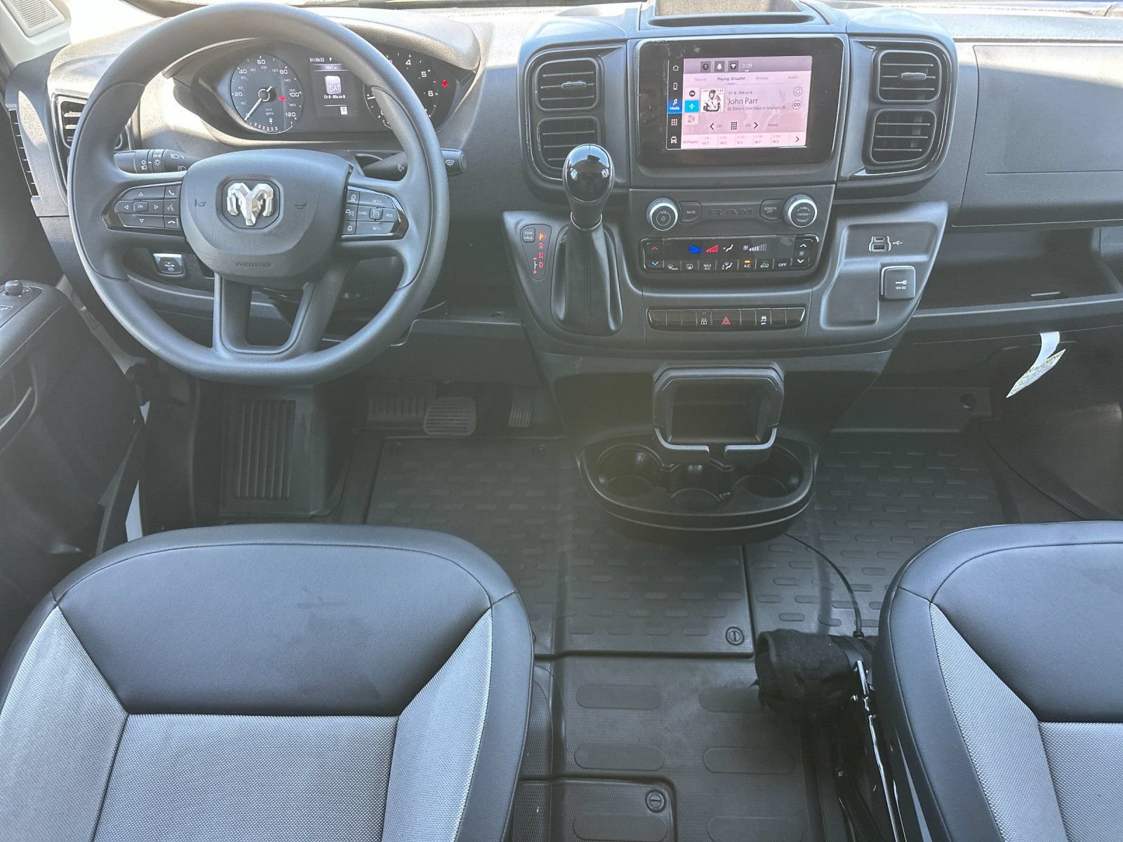 Used 2026 RAM ProMaster 2500 w/ Convenience Group FWD image 12