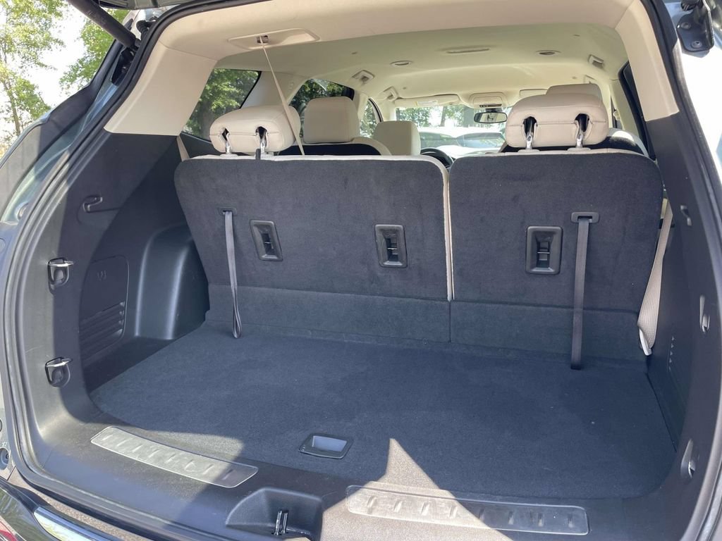 Used 2023 Buick Enclave Essence FWD image 11