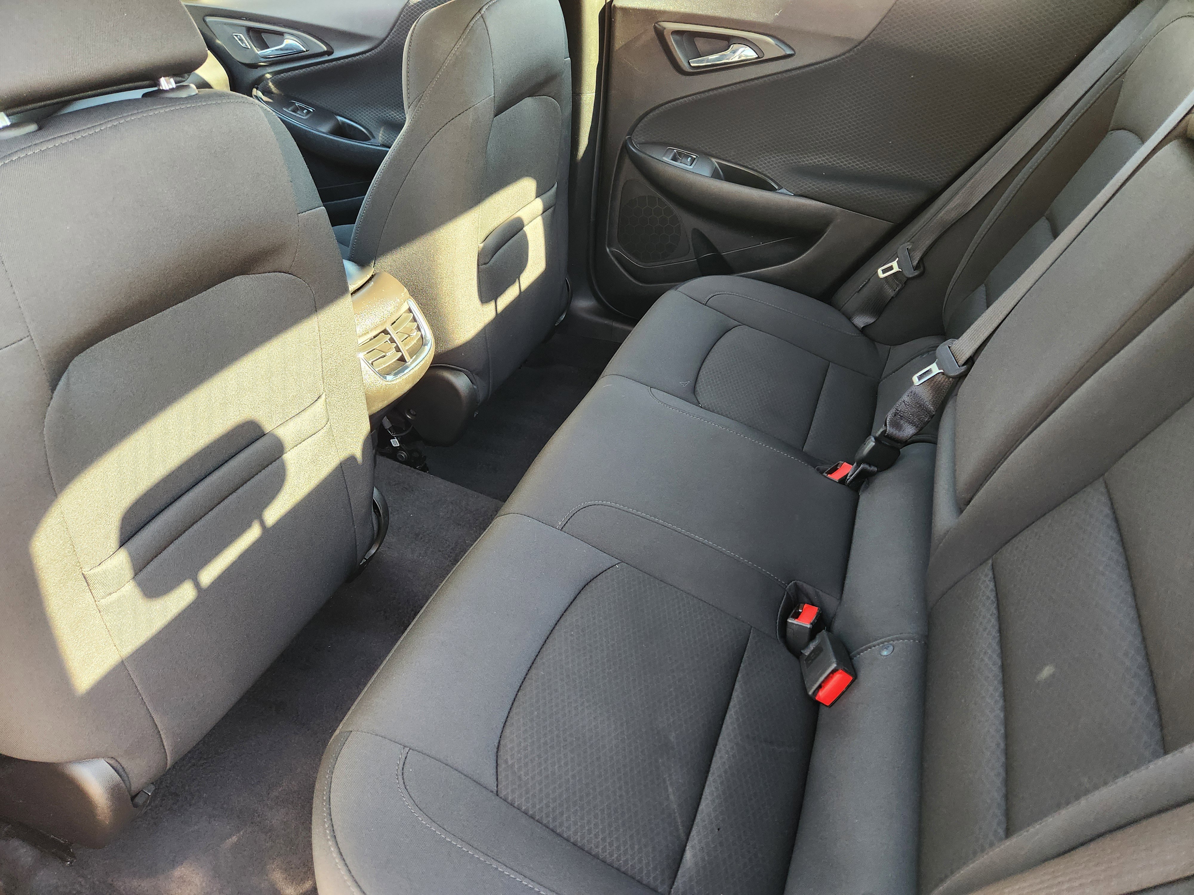 Used 2017 Chevrolet Malibu LT image 29