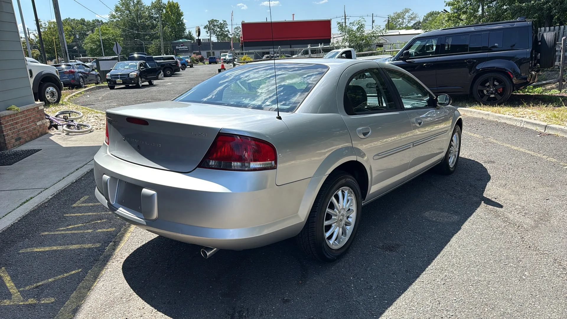 Used 2002 Chrysler Sebring LXi w/ Security Group FWD image 5