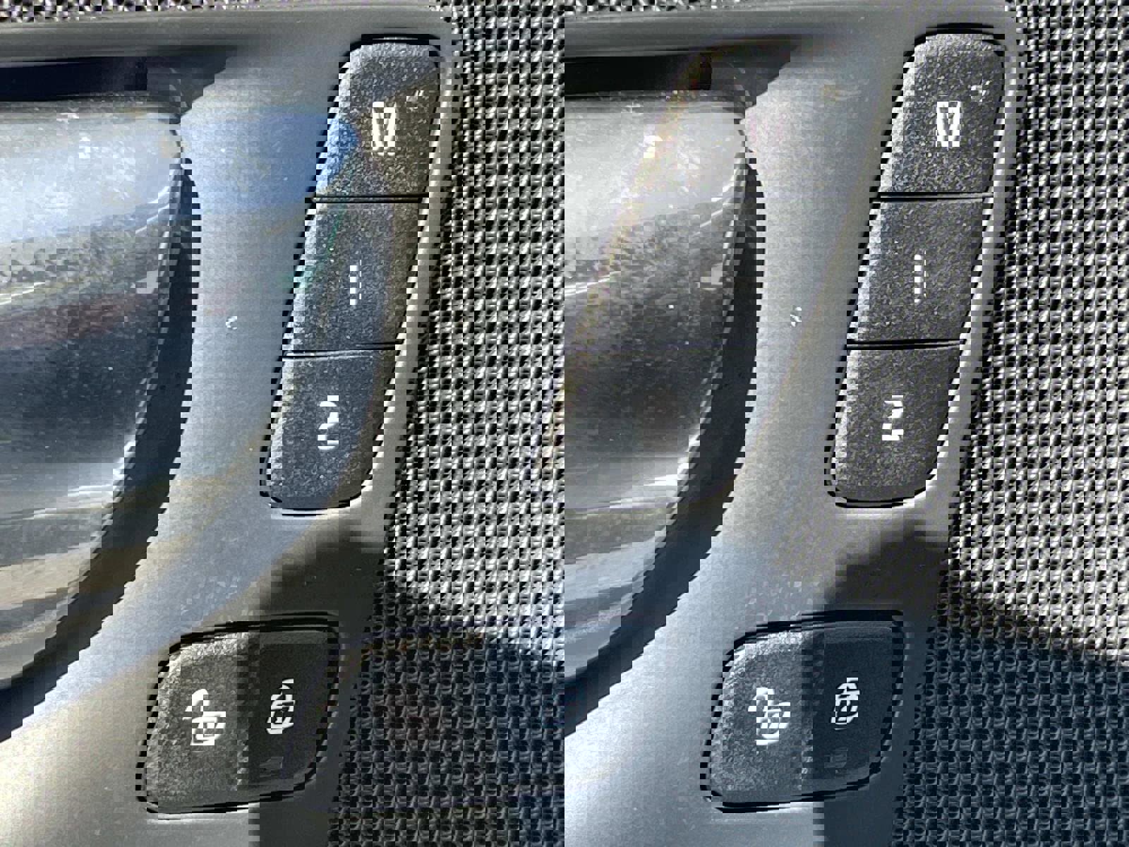 Used 2018 Volvo XC60 T5 Inscription w/ Convenience Package AWD/4WD image 17