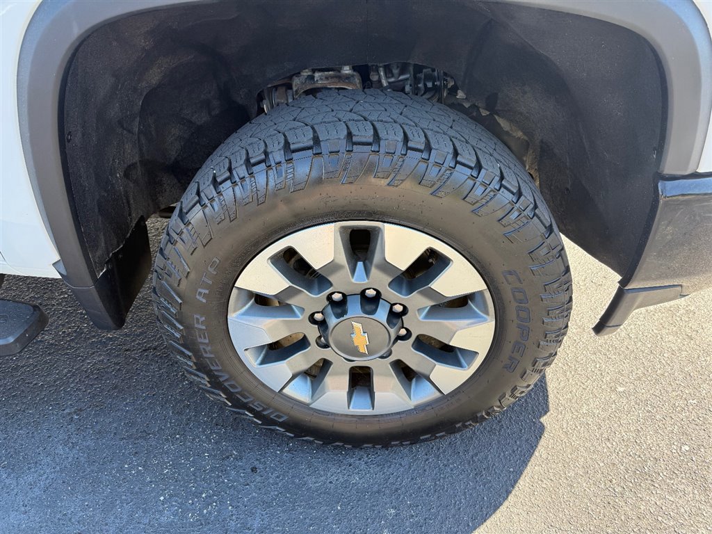 Used 2022 Chevrolet Silverado 2500 Custom w/ Custom Value Package image 8