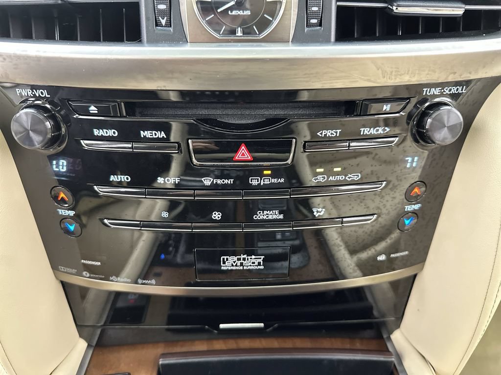 Used 2018 Lexus LX 570 4WD w/ Luxury Package image 19