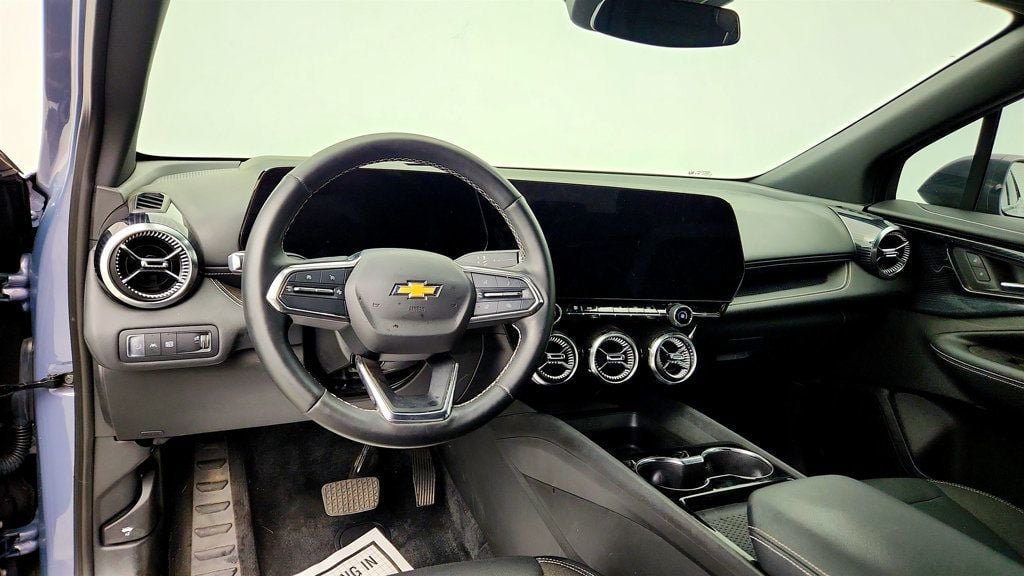 Used 2024 Chevrolet Blazer EV LT AWD/4WD image 12