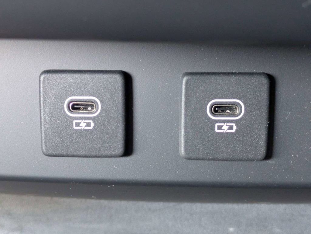 Used 2024 Land Rover Defender 110 S AWD/4WD image 15