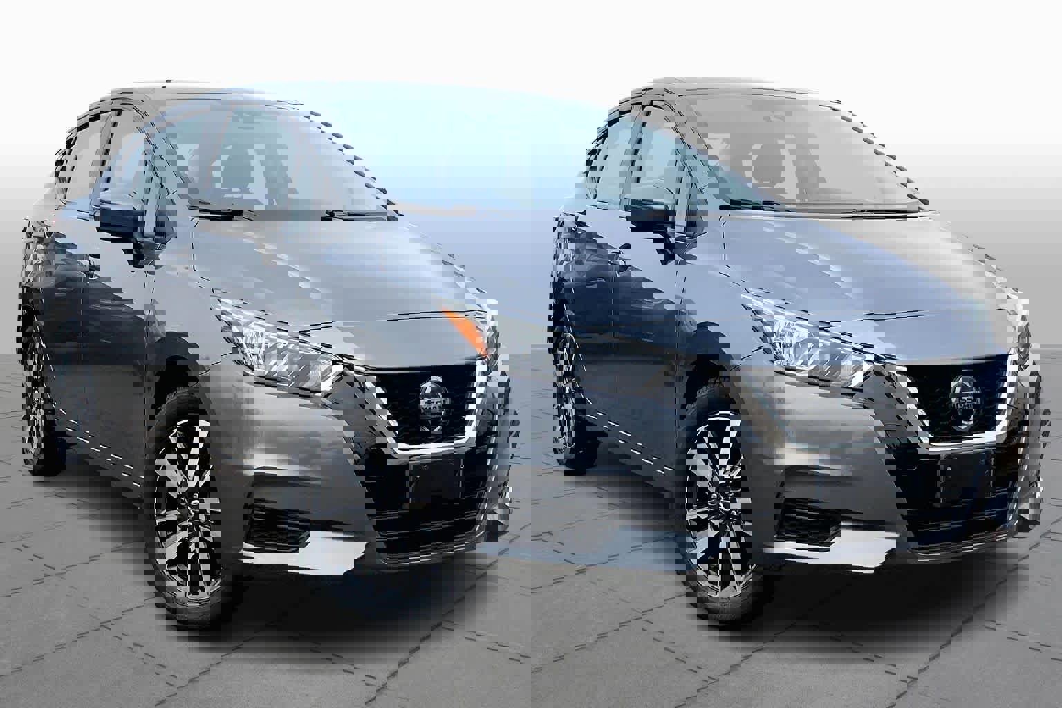 Used 2021 Nissan Versa SV image 2