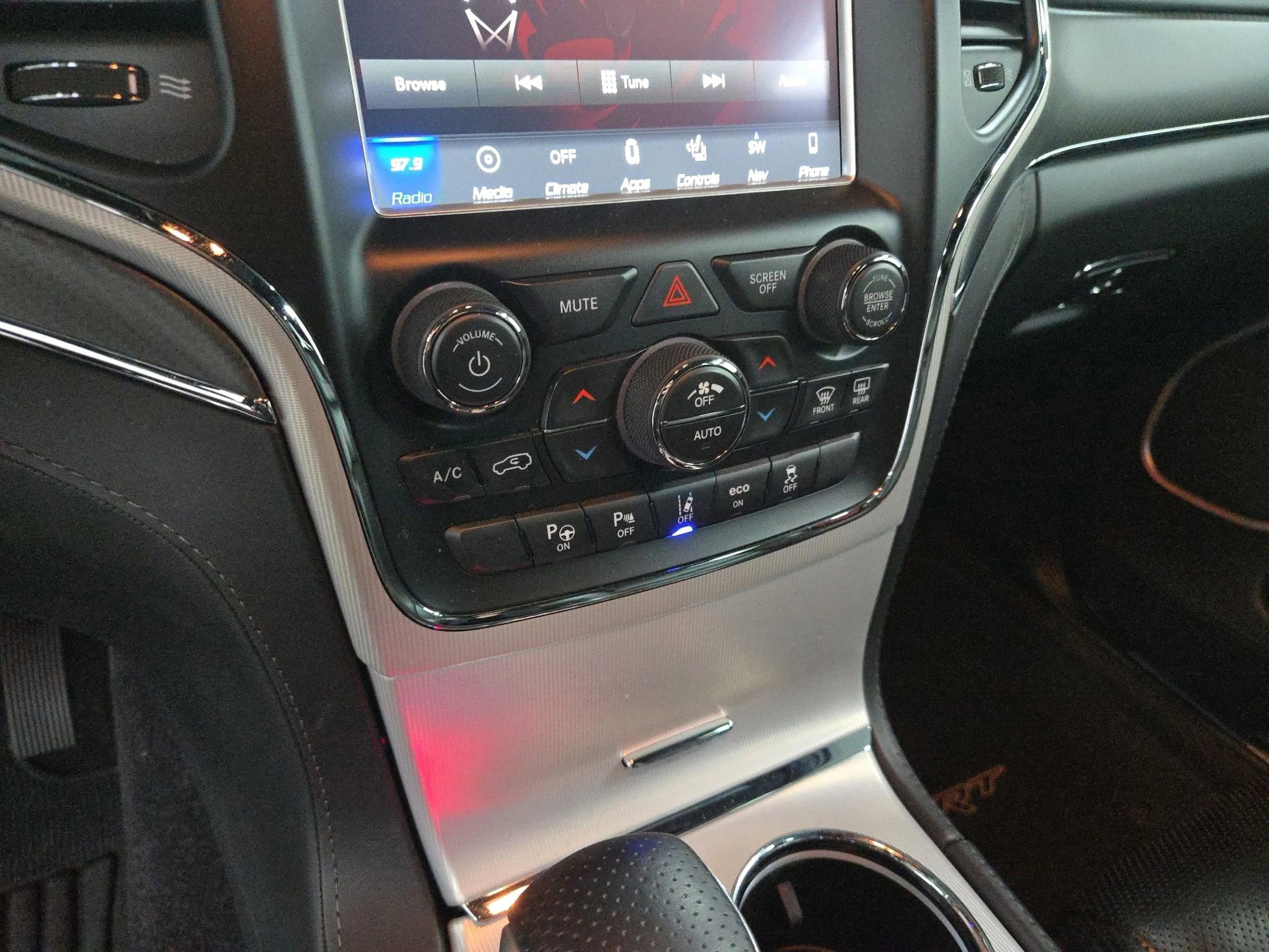 Used 2018 Jeep Grand Cherokee SRT image 29