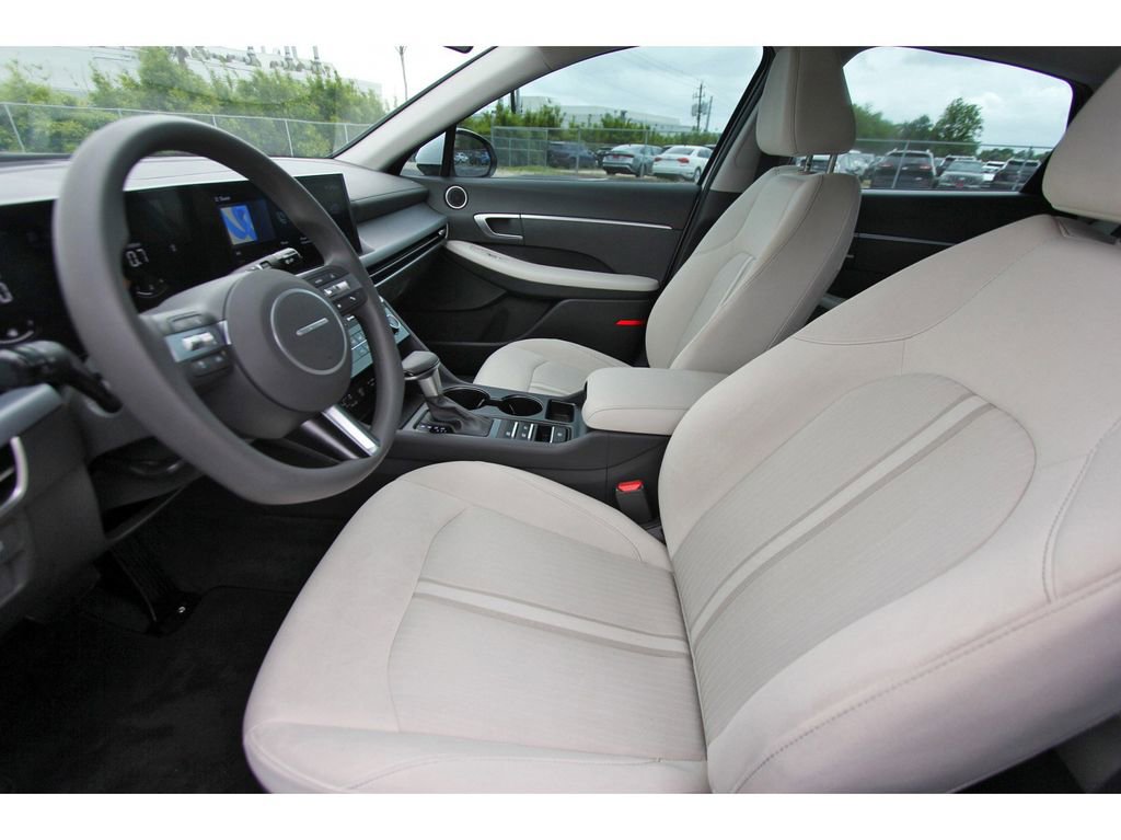 Certified 2025 Hyundai Sonata SE FWD image 15