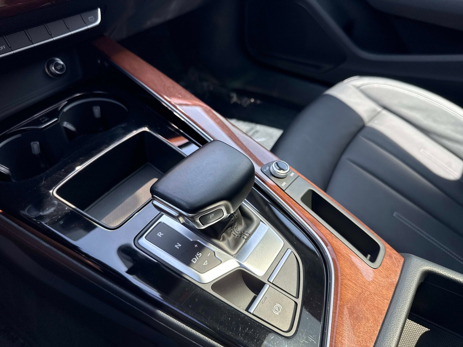 Used 2020 Audi A4 2.0T Premium w/ Convenience Package FWD image 27