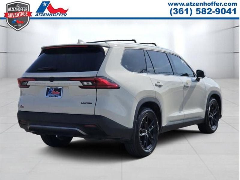 Used 2024 Toyota Grand Highlander FWD image 3