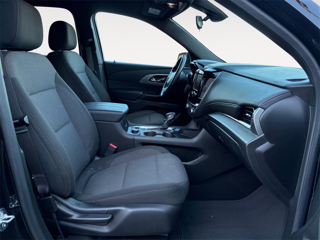 Used 2023 Chevrolet Traverse LT image 15