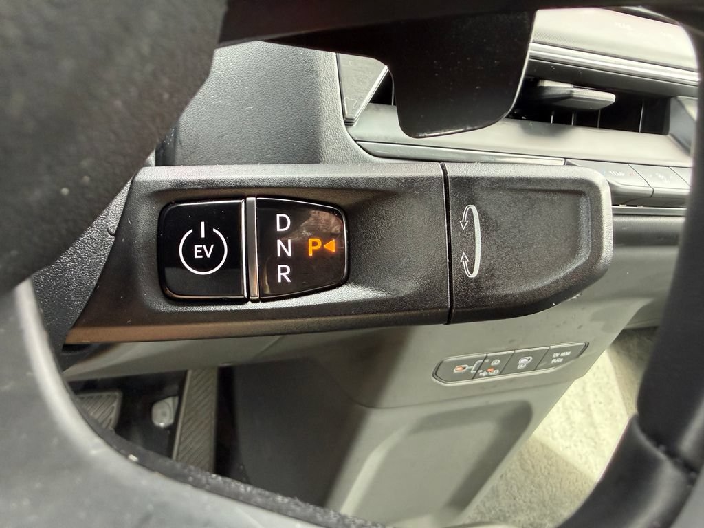 Certified 2024 Kia EV9 Land w/ Towing Package AWD/4WD image 33
