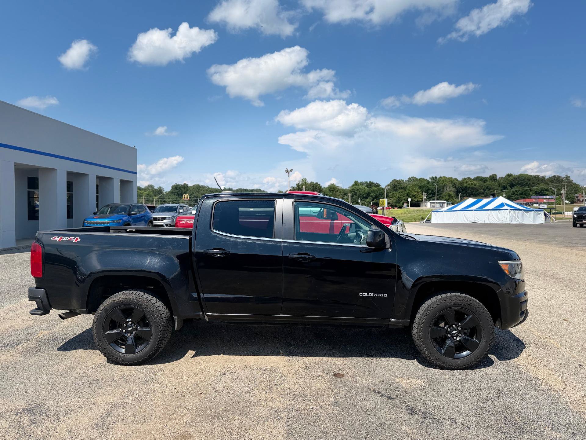 Used 2016 Chevrolet Colorado LT w/ Midnight Edition AWD/4WD image 2