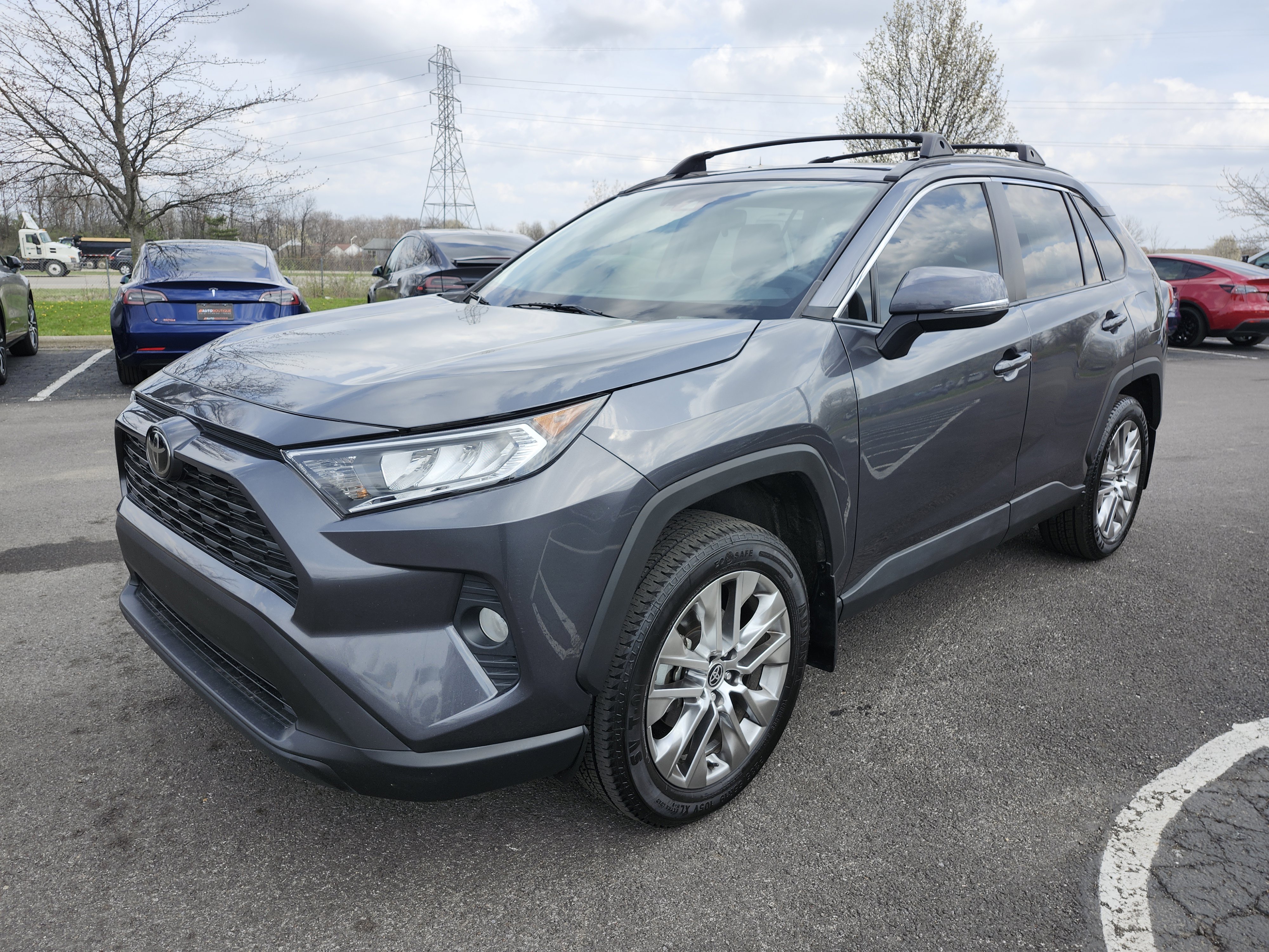 Used 2021 Toyota RAV4 XLE Premium image 14