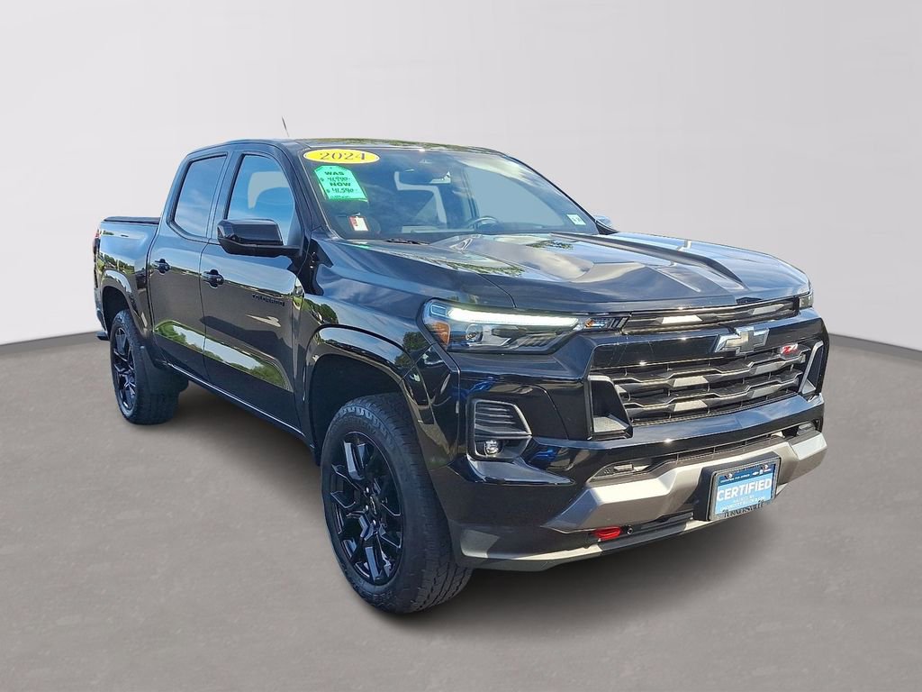 Certified 2024 Chevrolet Colorado Z71 w/ LPO, Dark Essentials Package image 3