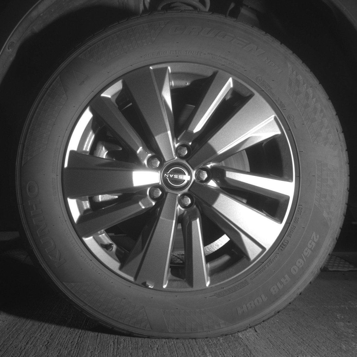 Used 2025 Nissan Pathfinder SV image 12