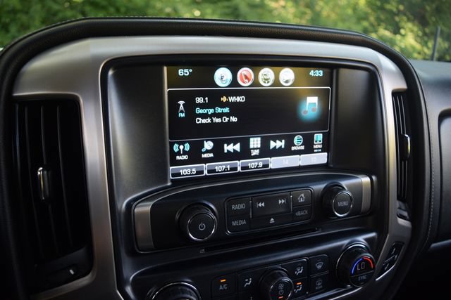 Used 2019 GMC Sierra 2500 Denali w/ Duramax Plus Package AWD/4WD image 9
