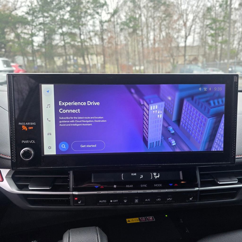 Used 2025 Toyota Sienna XSE w/ XSE Plus Package image 17