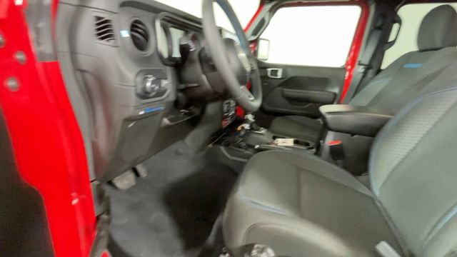 Used 2024 Jeep Wrangler Unlimited Rubicon 4xe w/ Technology Group AWD/4WD image 23