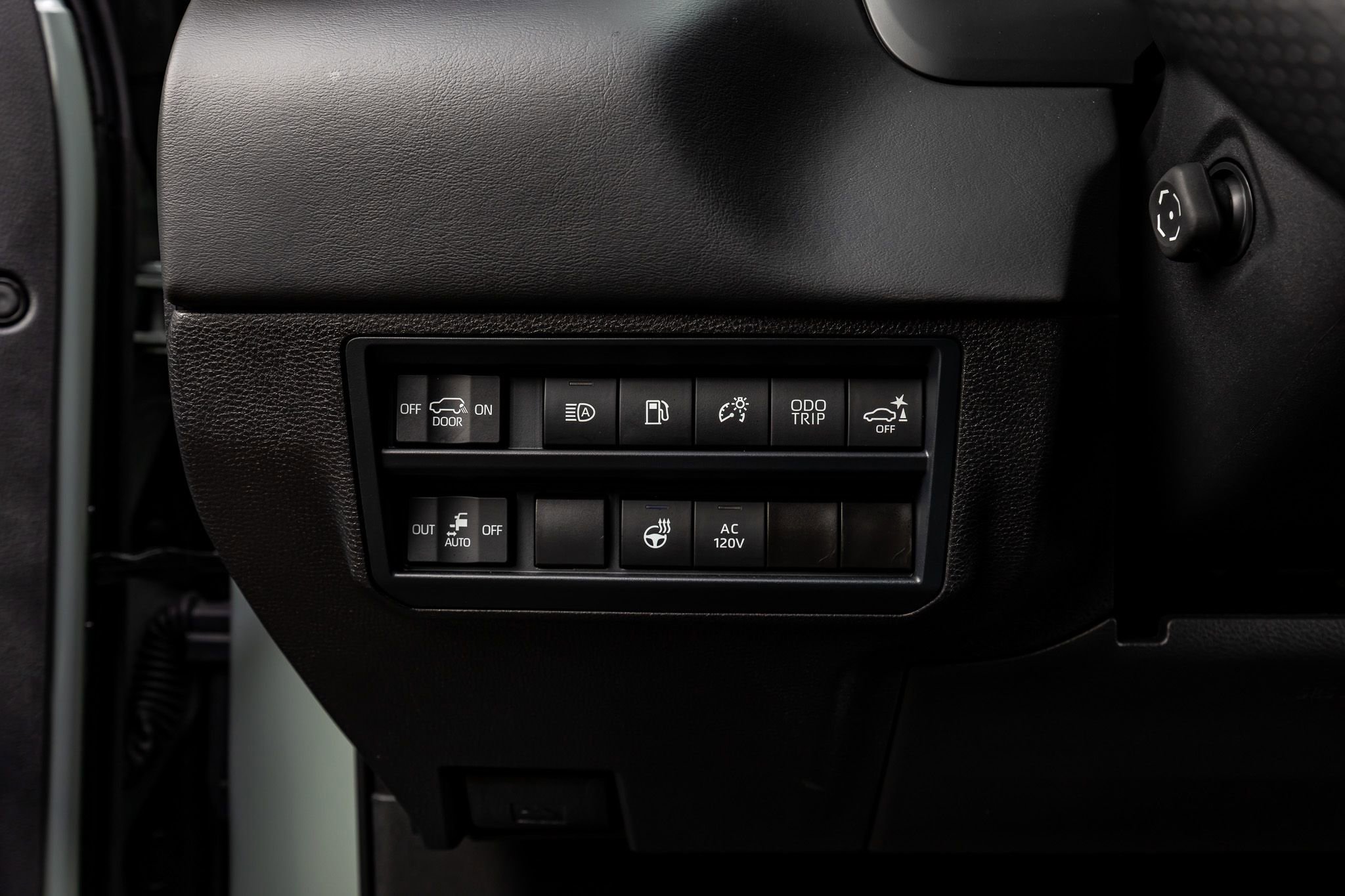 Used 2025 Toyota Sequoia Platinum w/ Tow Technology Package image 22