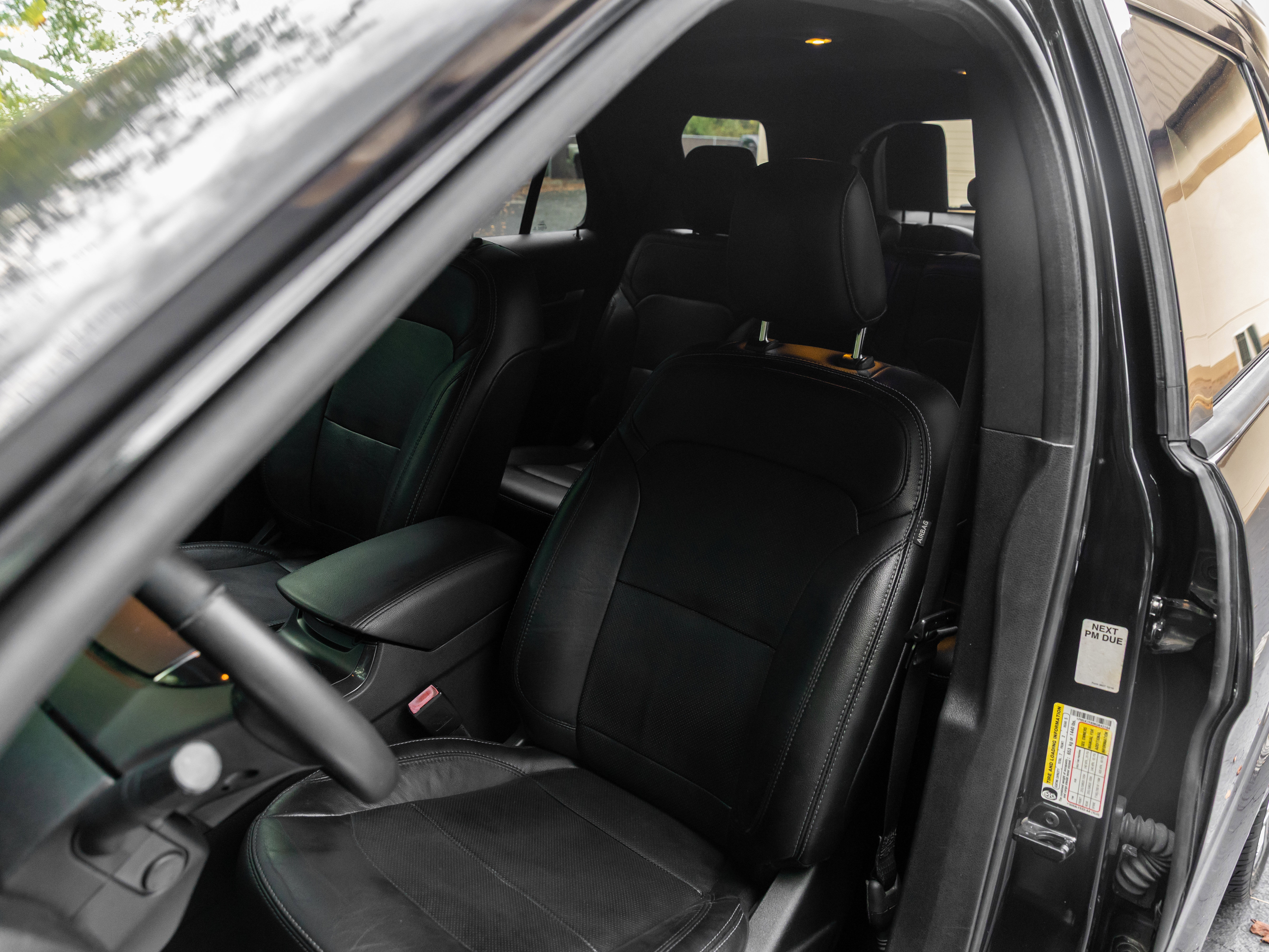 Used 2019 Ford Explorer Limited w/ Class III Trailer Tow Package image 12