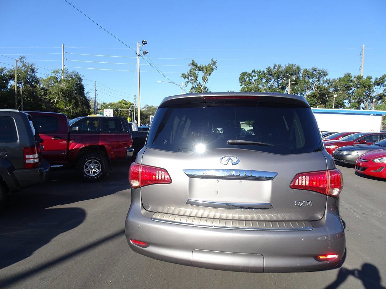 Used 2012 INFINITI QX56 4WD w/ Deluxe Touring Pkg image 5