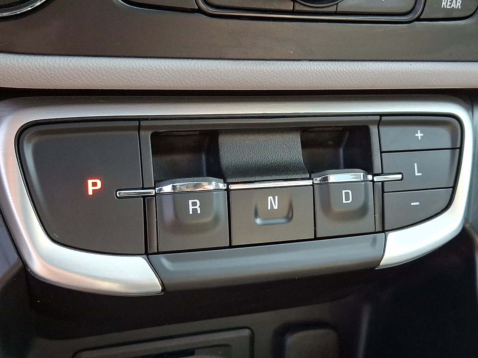 Used 2023 GMC Terrain SLT AWD/4WD image 16
