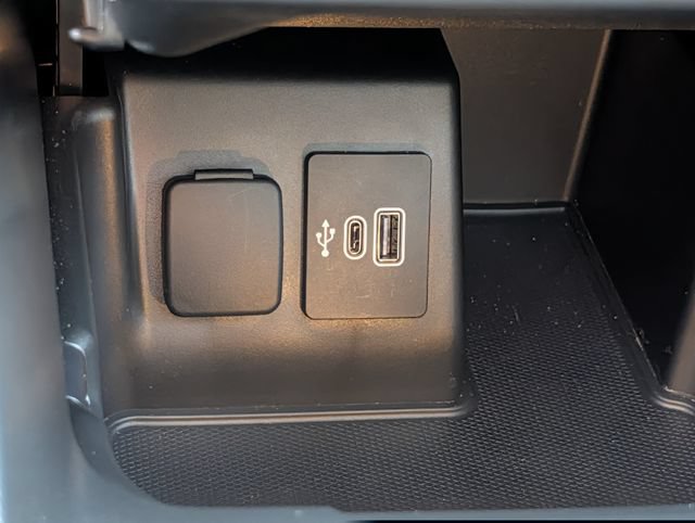 Used 2025 Ford Explorer ST AWD/4WD image 18