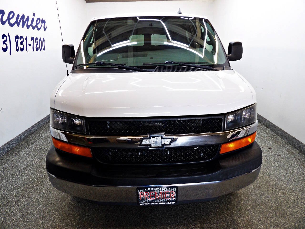 Used 2016 Chevrolet Express 3500 LS w/ Chrome Appearance Package RWD image 2