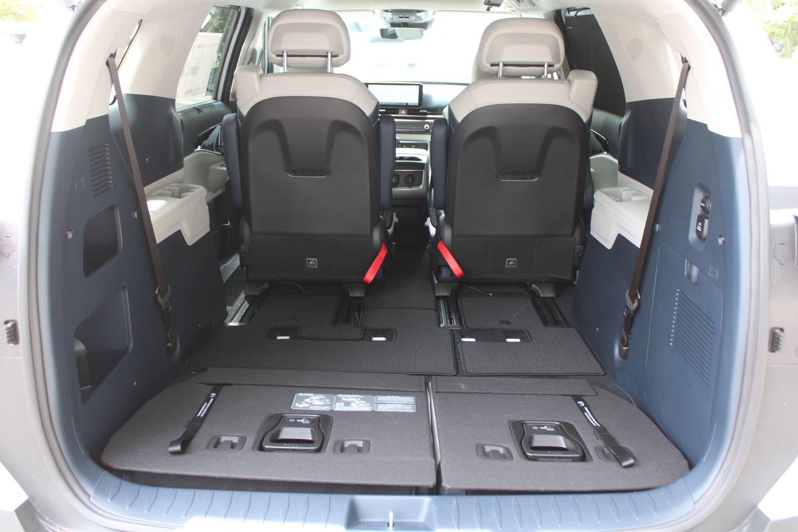 New 2026 Kia Carnival SX FWD image 13