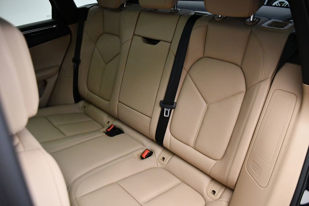 Certified 2023 Porsche Macan Turbo image 45
