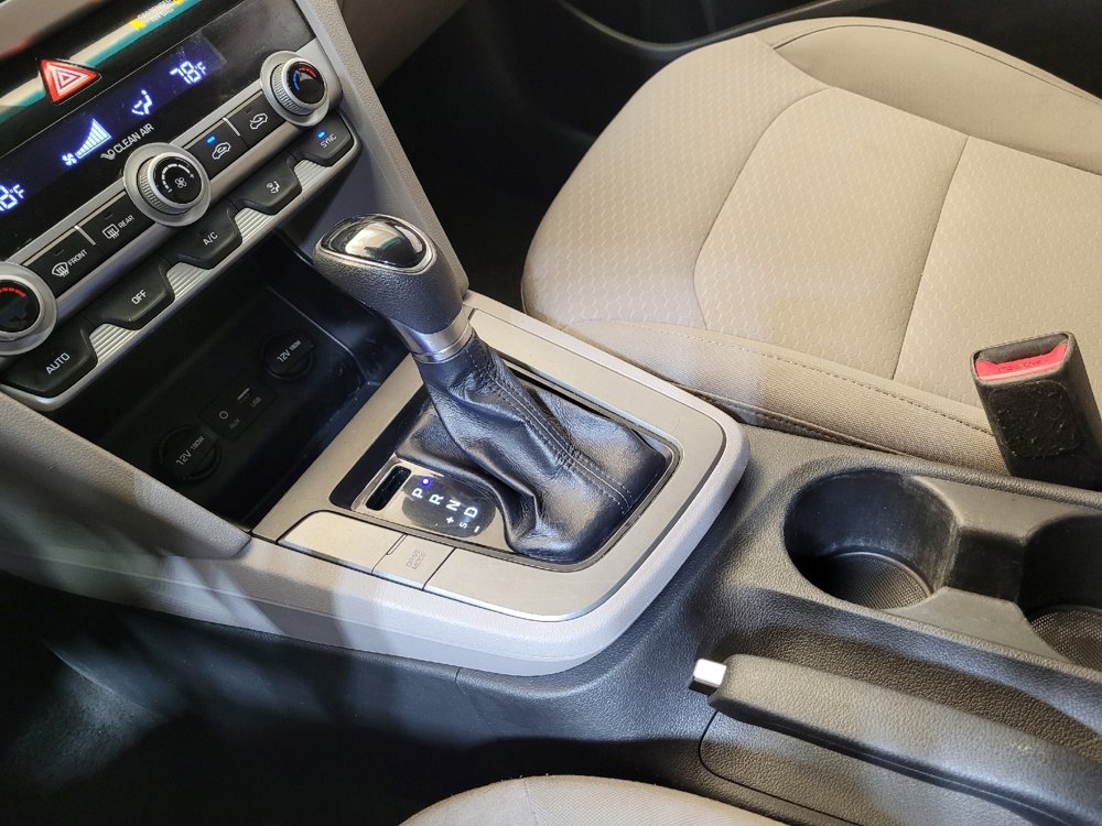 Used 2020 Hyundai Elantra SEL image 26