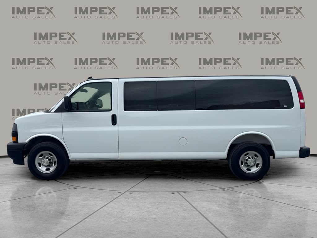 Used 2025 Chevrolet Express 3500 LS RWD image 2