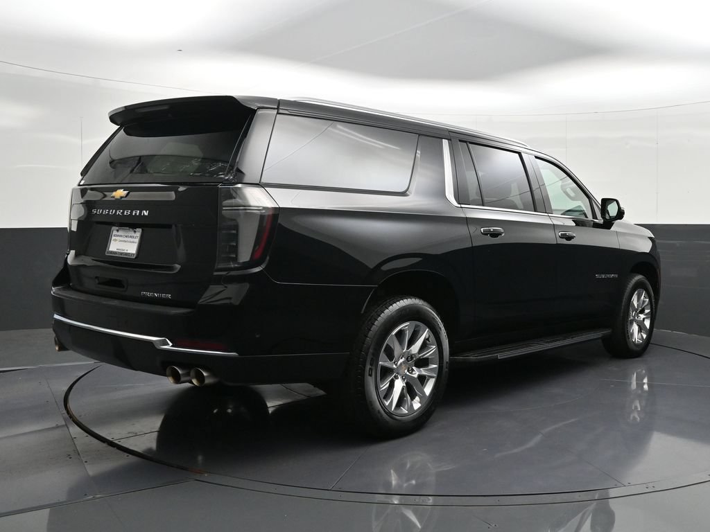 Used 2026 Chevrolet Suburban Premier AWD/4WD image 5