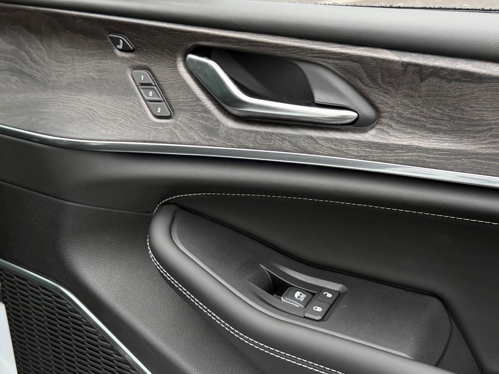 New 2025 Jeep Grand Cherokee Overland w/ Adv Protech Group III image 11