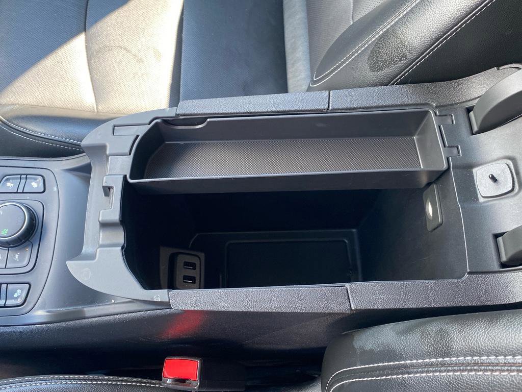 Used 2024 GMC Terrain SLT image 30