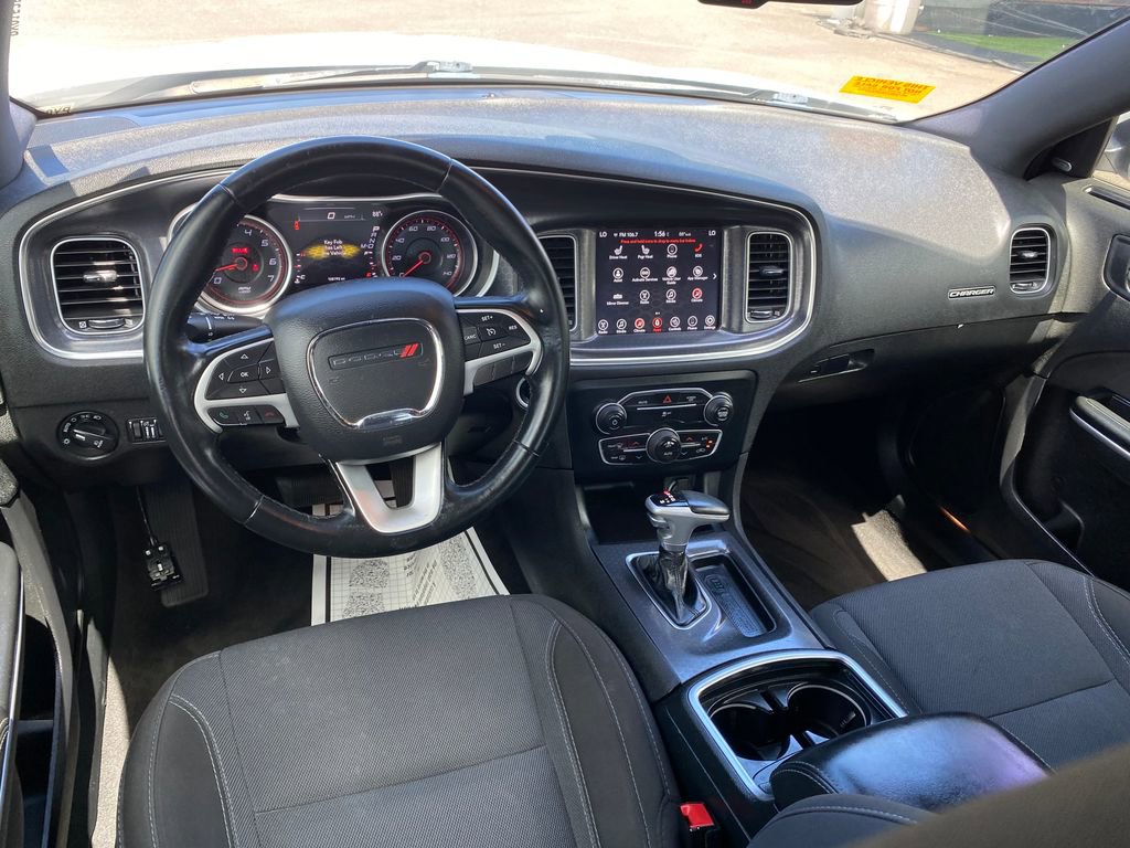 Used 2017 Dodge Charger SXT RWD image 12