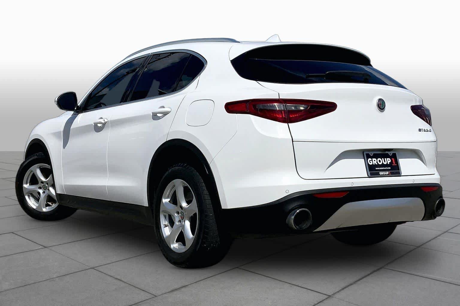 Used 2020 Alfa Romeo Stelvio RWD image 12