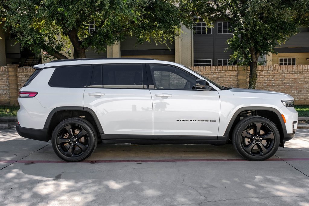 Used 2023 Jeep Grand Cherokee L Laredo image 14