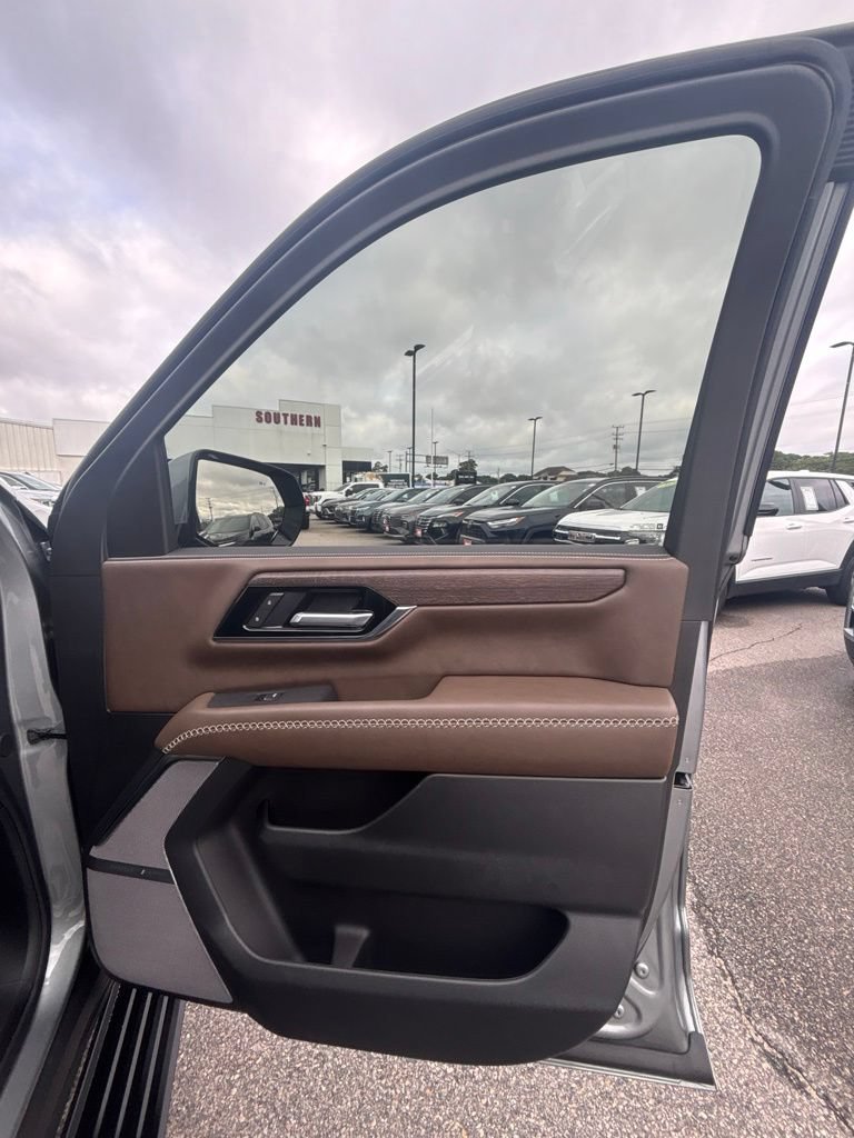 Used 2026 GMC Yukon Denali Ultimate w/ LPO, Illumination Package AWD/4WD image 24